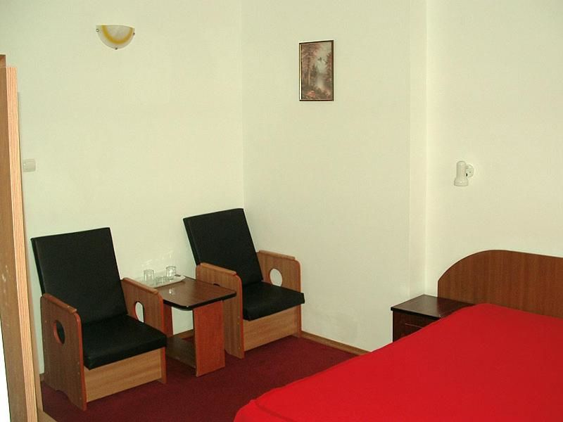 Отель Hotel Uranus Бухарест