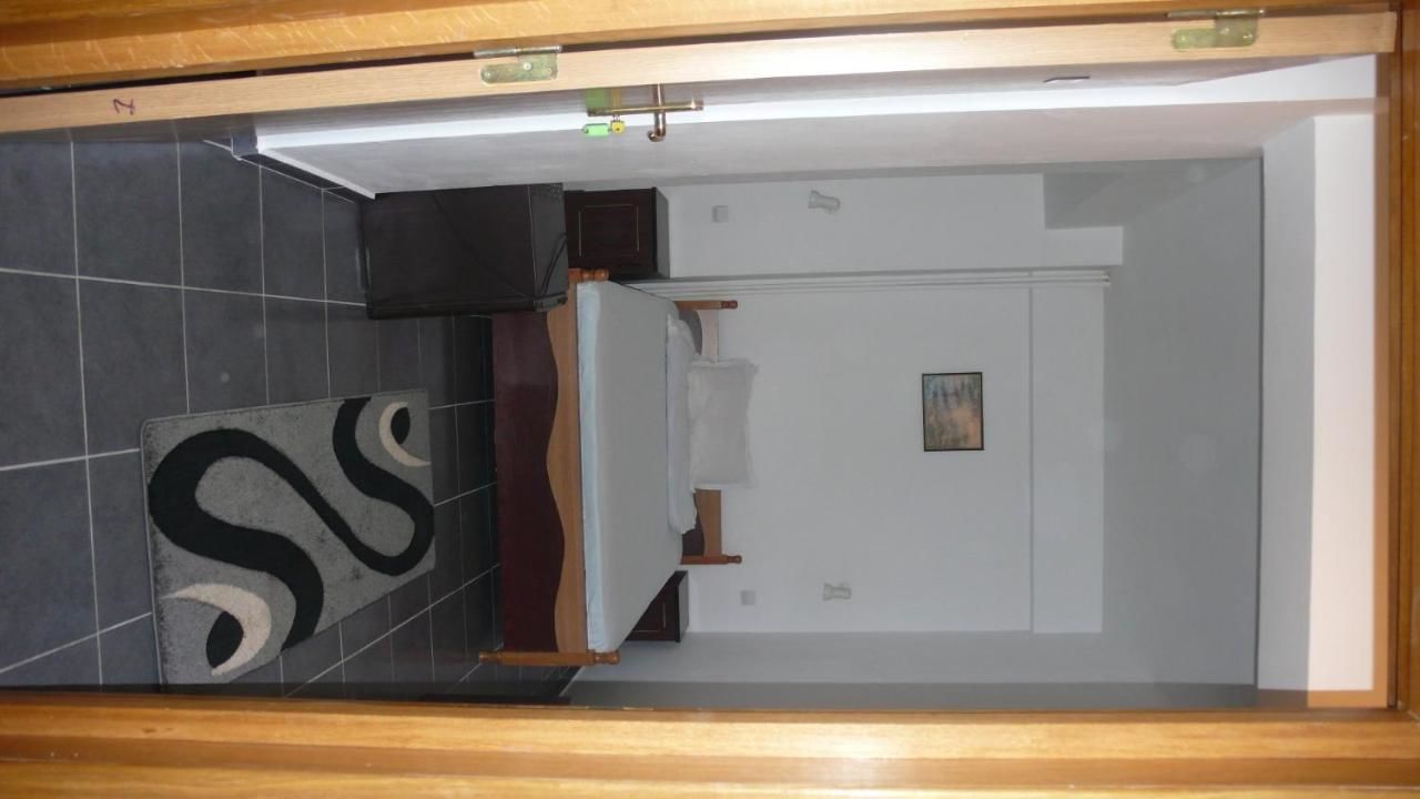 Отель Hotel Uranus Бухарест-26