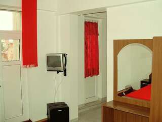 Отель Hotel Uranus Бухарест Двухместный номер с 1 кроватью-11