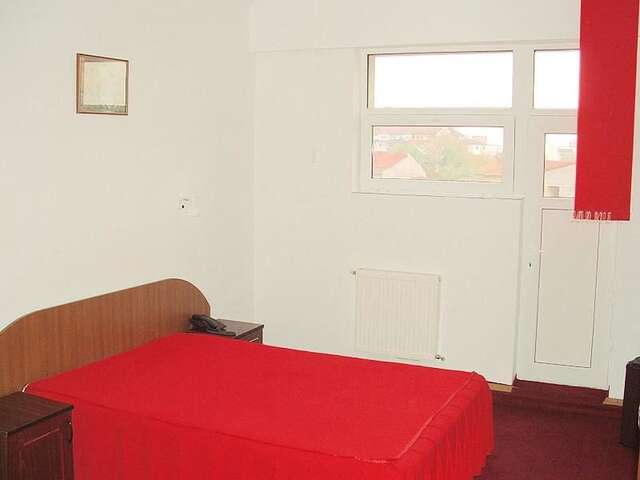 Отель Hotel Uranus Бухарест-13