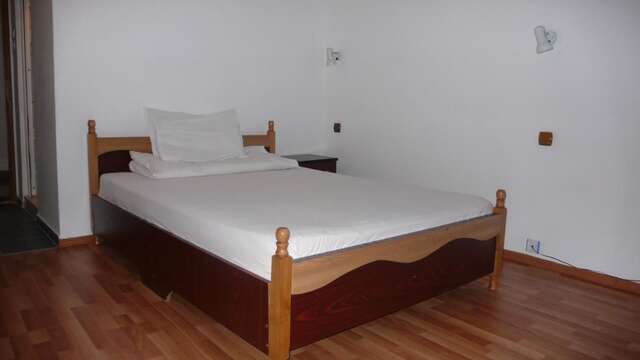 Отель Hotel Uranus Бухарест-18