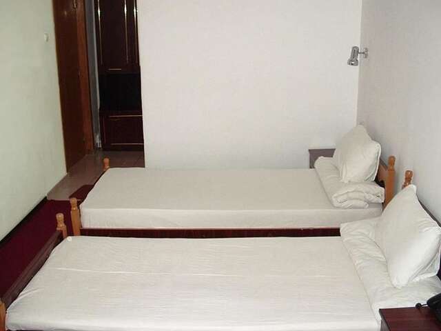 Отель Hotel Uranus Бухарест-19