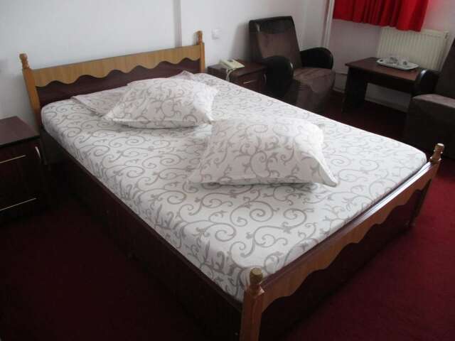 Отель Hotel Uranus Бухарест-6
